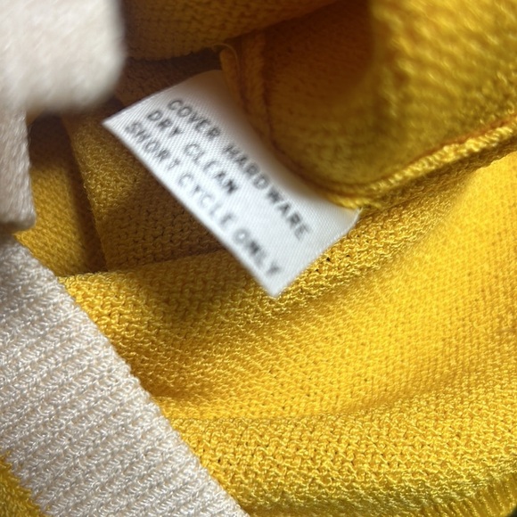 St. John yellow Santana knit jacket size 4 classic gold buttons classic - Picture 6 of 7
